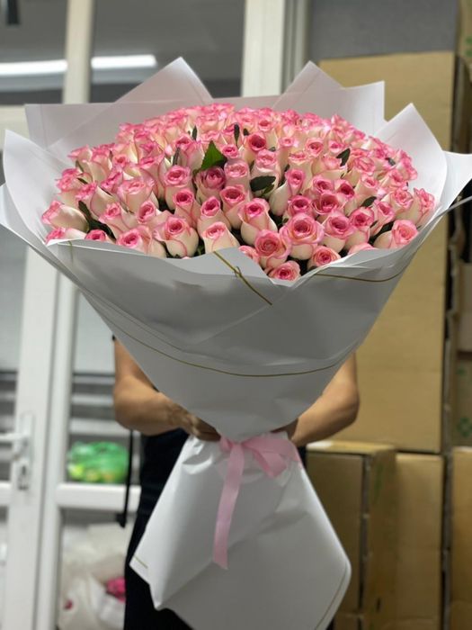 Подарок для неё — 25 роз за 12 500