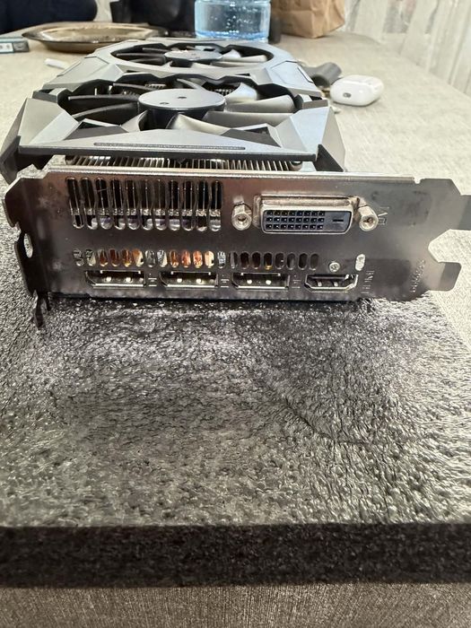 Видео карта AMD RX 580 4GB