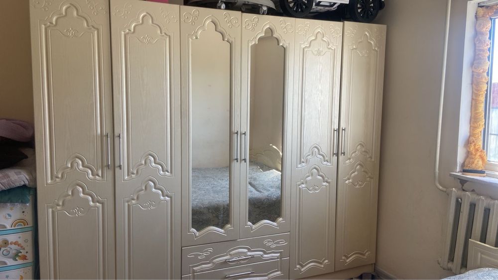 Спальный гарнитур