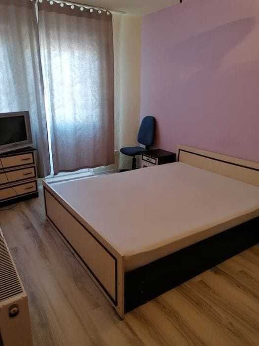 Închiriez garsoniera