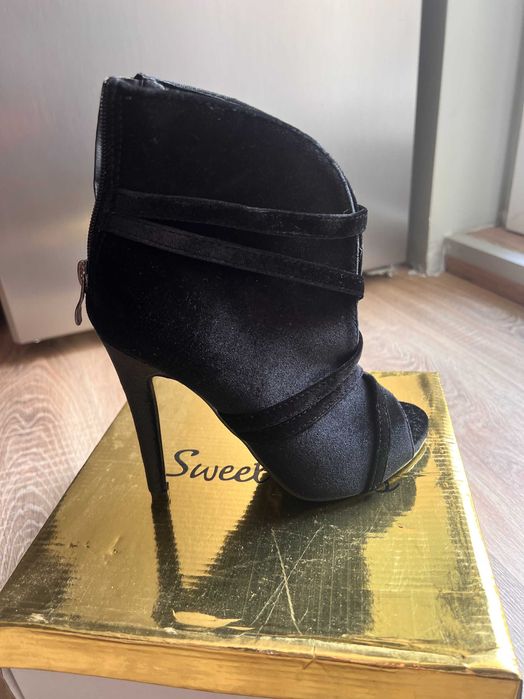 Дамски полуотворени обукви