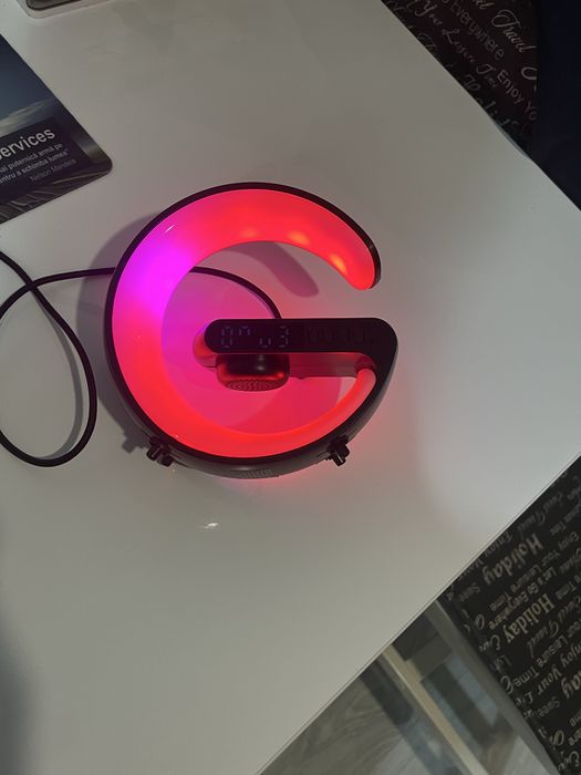 Incarcator wireless, boxa bluetooth fara duportul de se aseaza pe masa
