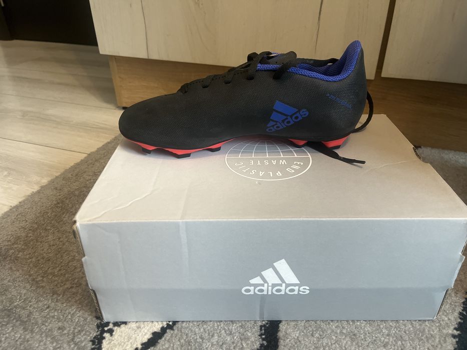 Adidas футболни бутонки шпайкове x speedflow fxg