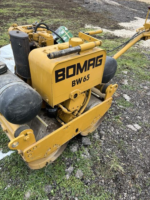 Услуги с мини багер, бобкат, самосвал и автовишка.