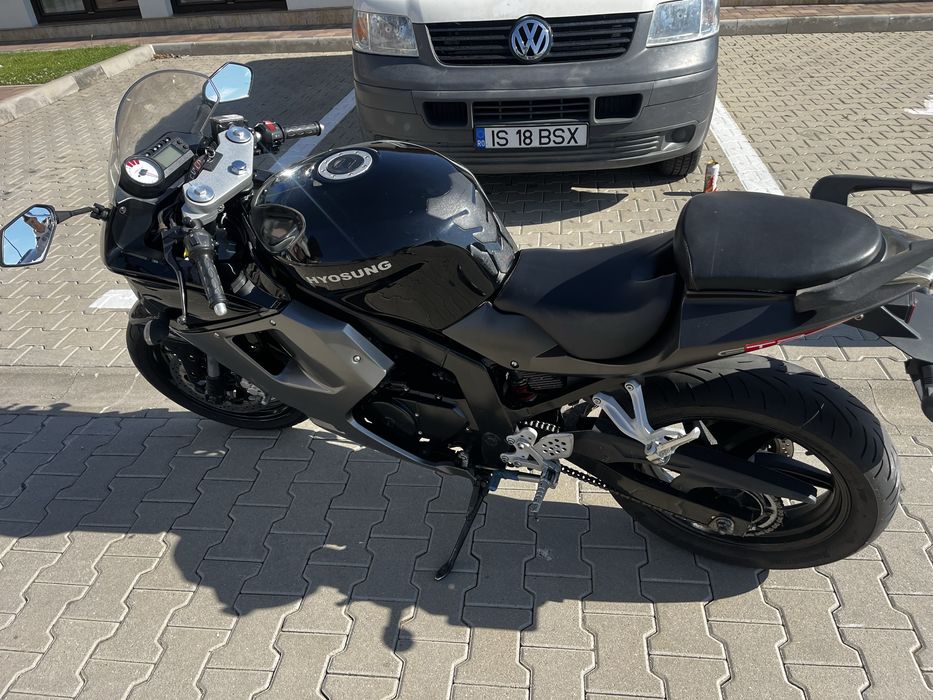 Hyosung GT 125 R
