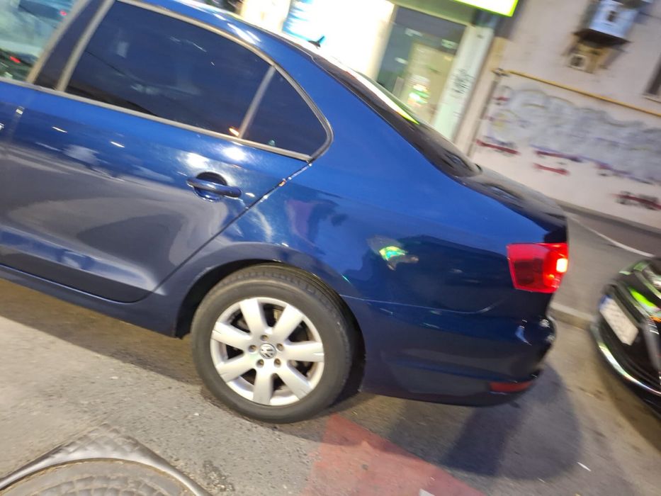 VOLKSWAGEN Jetta 2011 — imagine 3