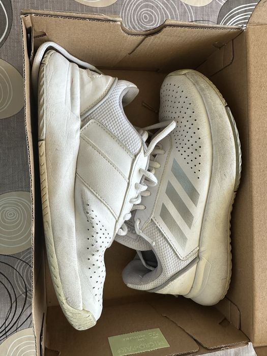 Бели обувки-Adidas