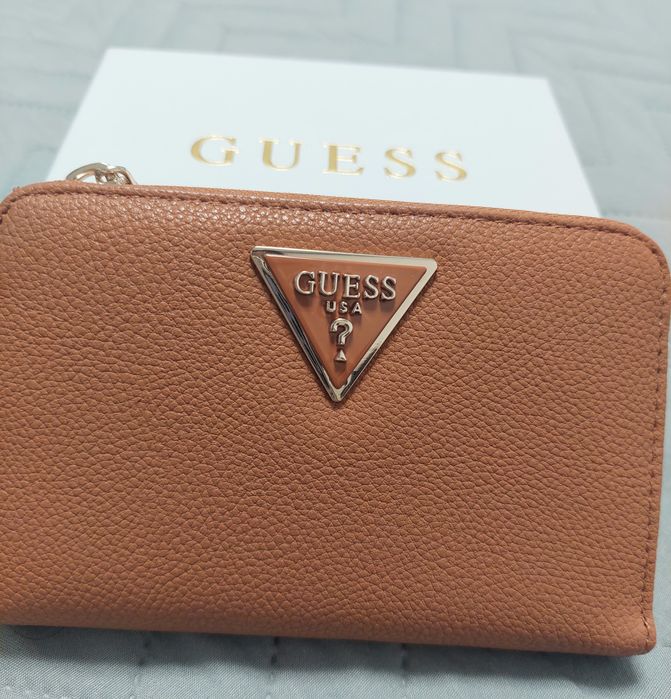 Ново портмоне GUESS