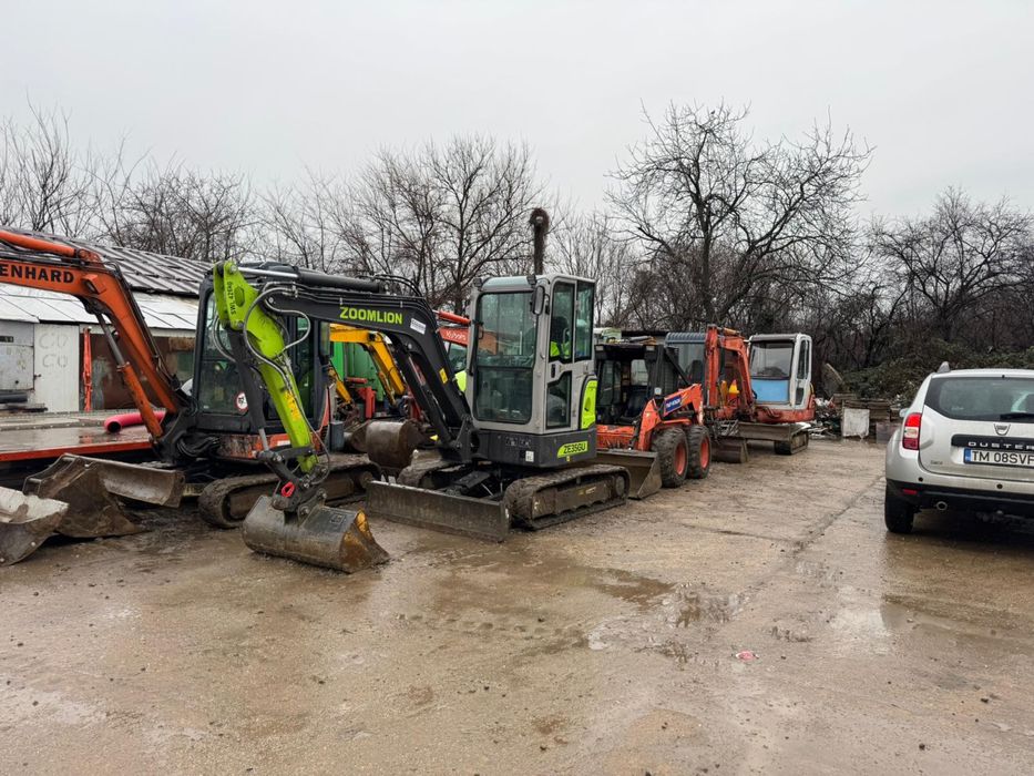 Vand utilaje de constructii miniexcavatoare de 3,5 tone mai mule buc