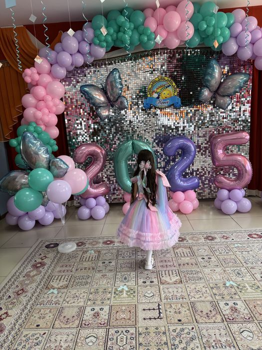 Шикарное платье 130 размер