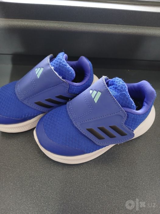 Adidas krosovka.