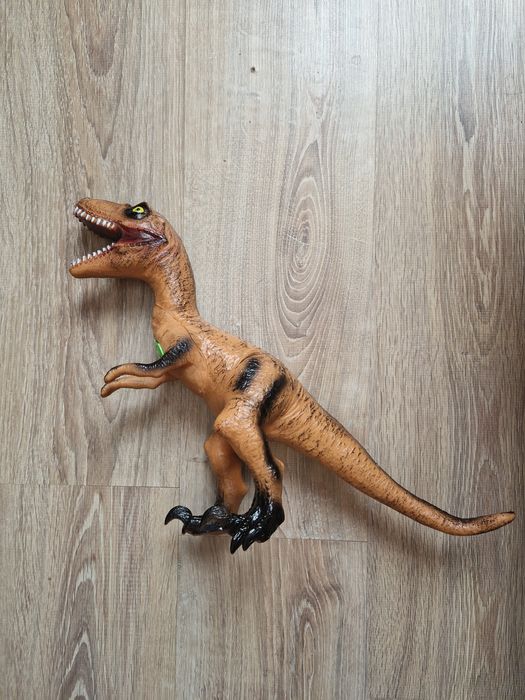 Игрушка динозавор