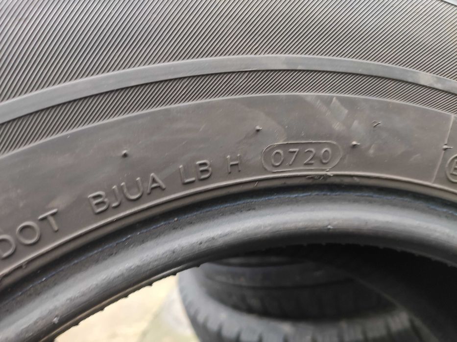 2бр Летни гуми за БУС 215 70 16 С - Hankook