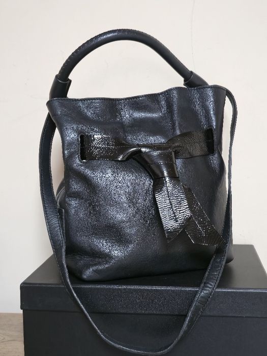 Valentino Garavani оригинална дамска чанта от естествена кожа
