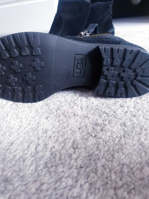 Ботинки бренда  UGG