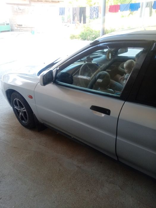 Митсубиши лансер