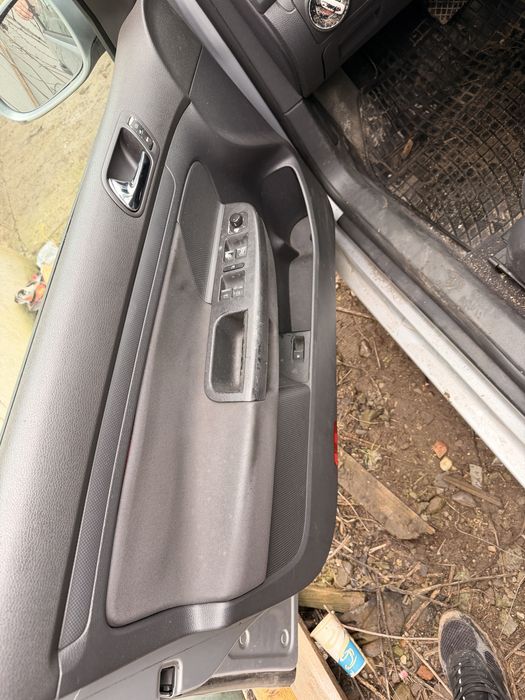 Dezmembrez dezmembrari golf 5 motor 1.6 FSI BLP cutie automata  GJX