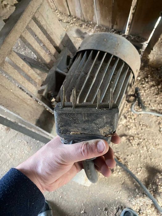 Циркулярна машина за рязане на дърва