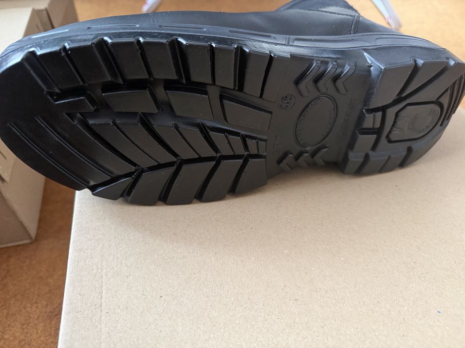 Кубинки и обувки 46-47 номер