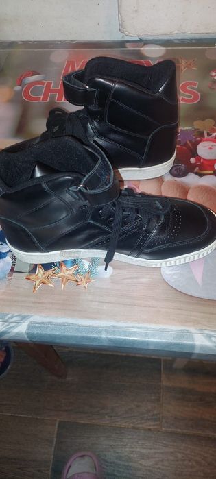 Încălțăminte  ghete