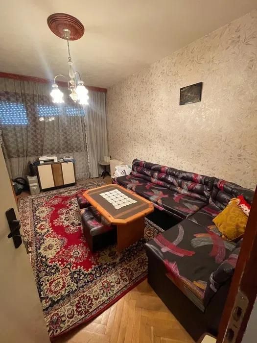 Дава се под наем Четиристаен апартамент в Варна, Младост 1 - 160 кв.м за 478.38 € - Снимка #2