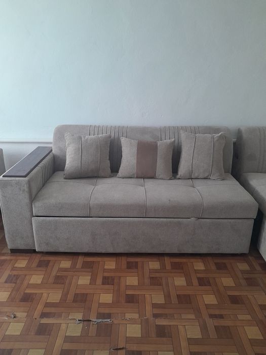 Продаётся диван.
