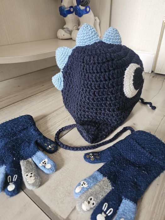 Шапочка и перчатки для мальчика