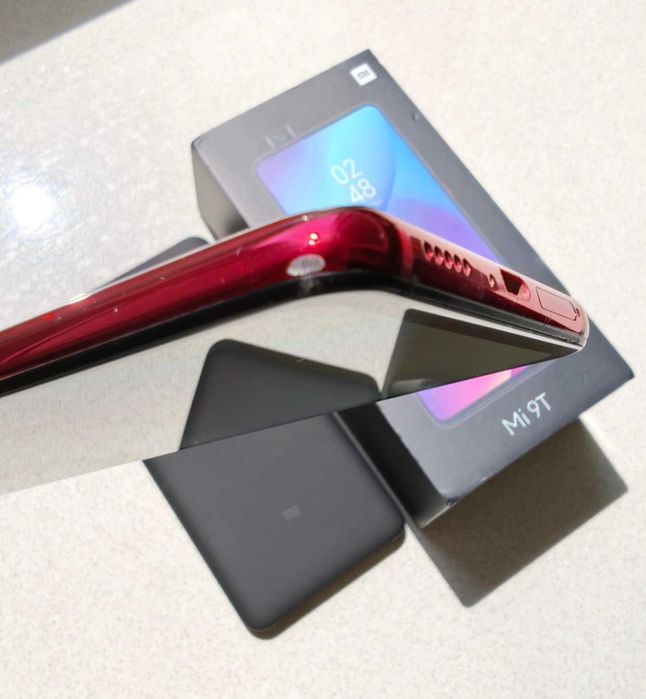 Продавам Xiaomi Mi 9T