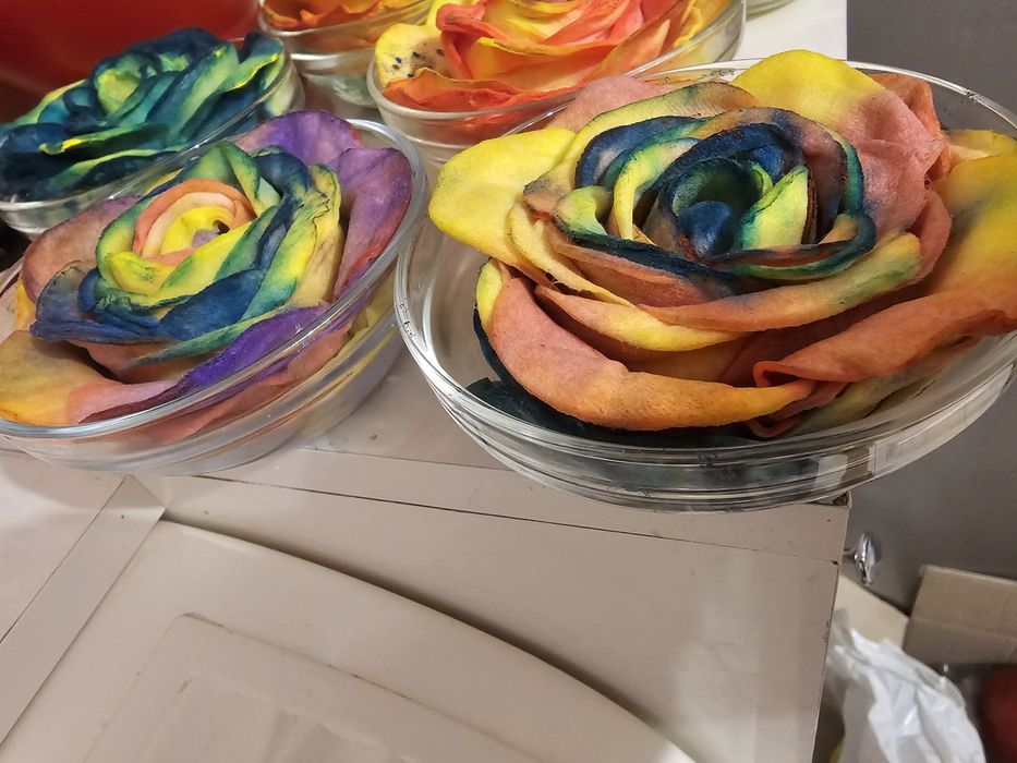 Trandafiri artizanali cu bol sticlă inclus