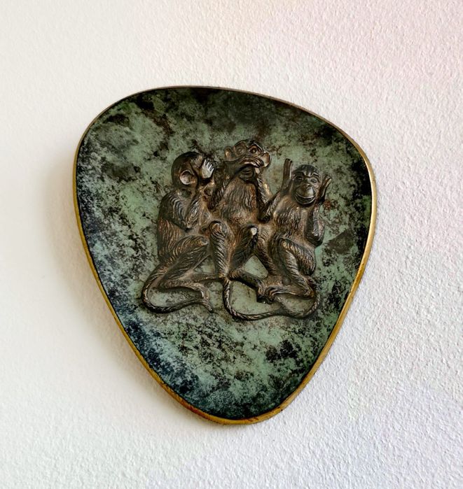Антикварен арт бронзов плакет миниатюра на трите мъдри маймунки патина