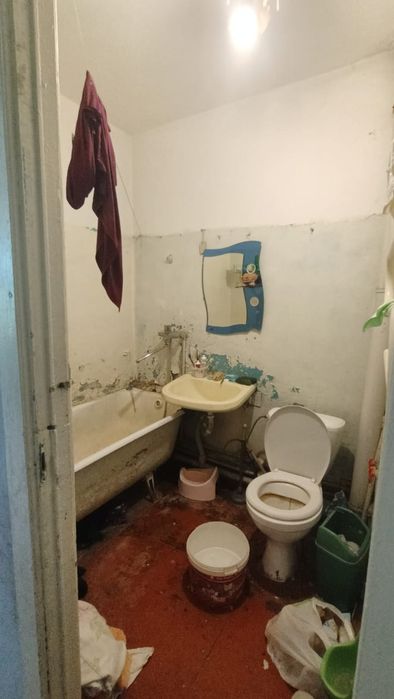 Продаётся 2х ком. кв. в 7мкр дом 13