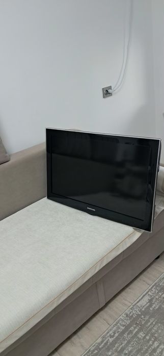 Продам телевизор Samsung 30000