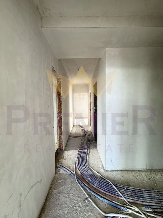 Продава се Тристаен апартамент в София, Полигона - 207 кв.м за 1435 €/кв.м - Снимка #3