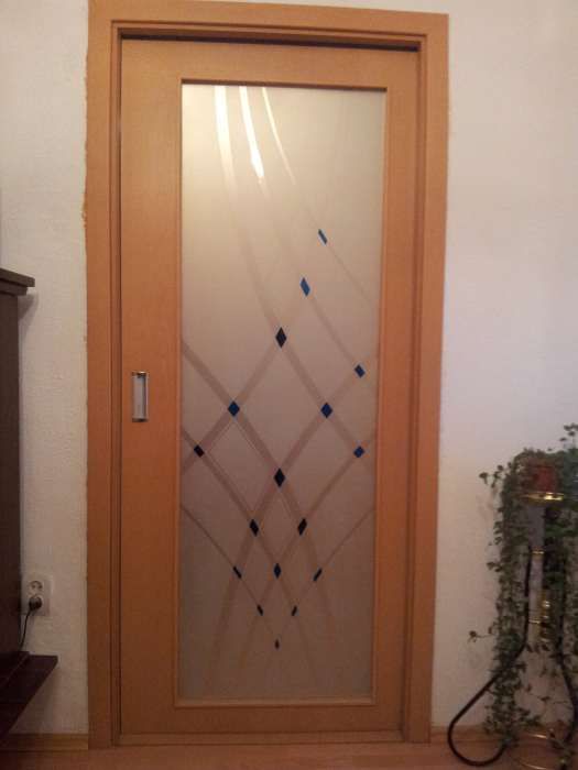 Vind usa interior glisanta, cu sticla sablata.
