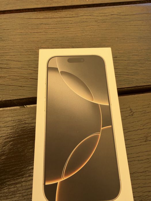 iphone 16 pro display stricat