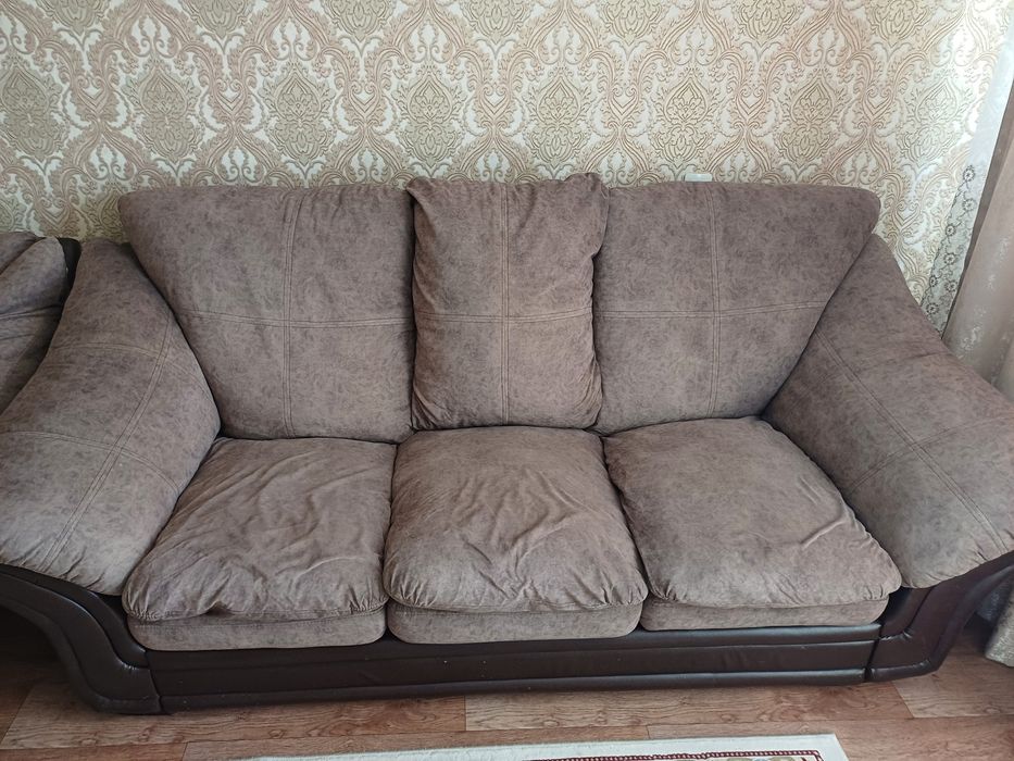 Продам диван и кресло