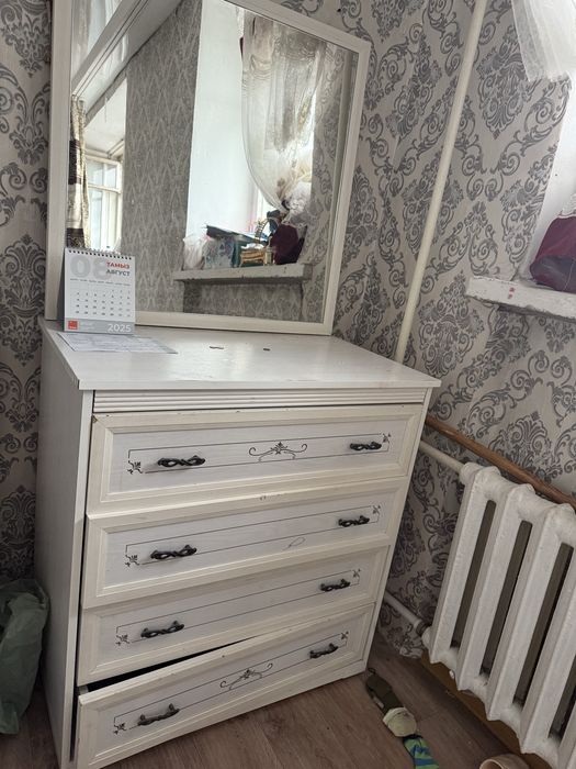 Продаю спальный гарнитур