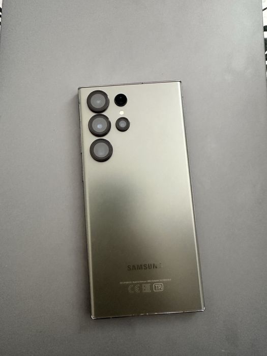 Samsung s23 ultra + наушники