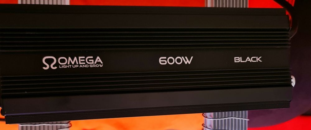 Lampa led pentru cultivarea plantelor LUMii Black LED 720W + balast