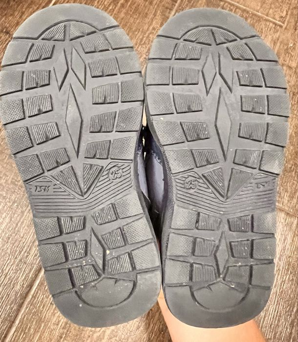 Детски кожени обувки размер 25 и Lasocki  26