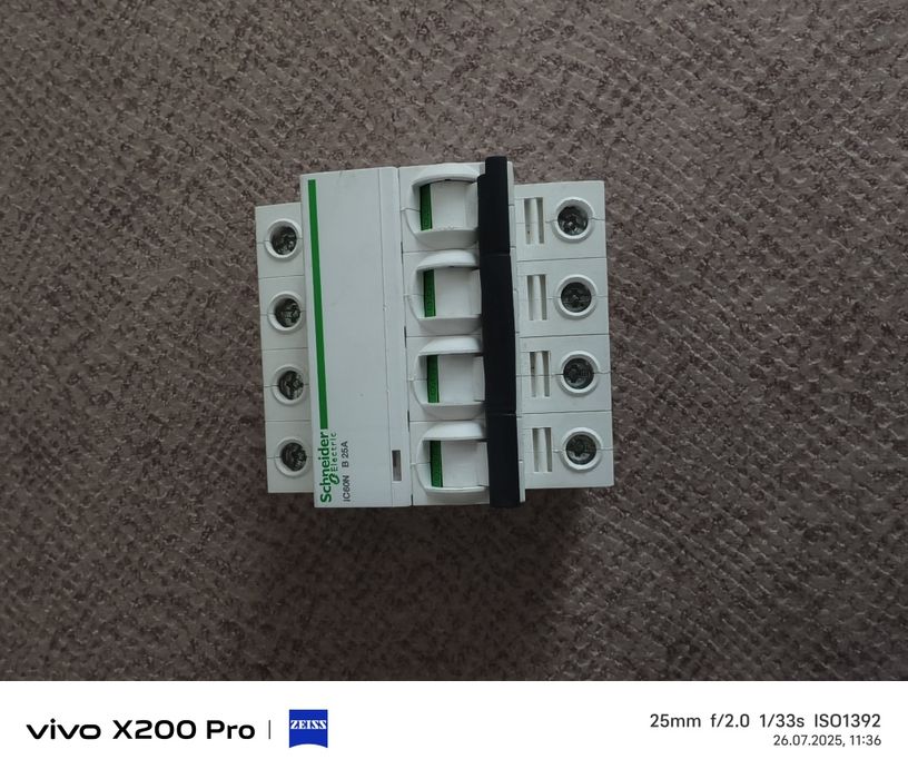 Schneider Electric  Абсолютно новый