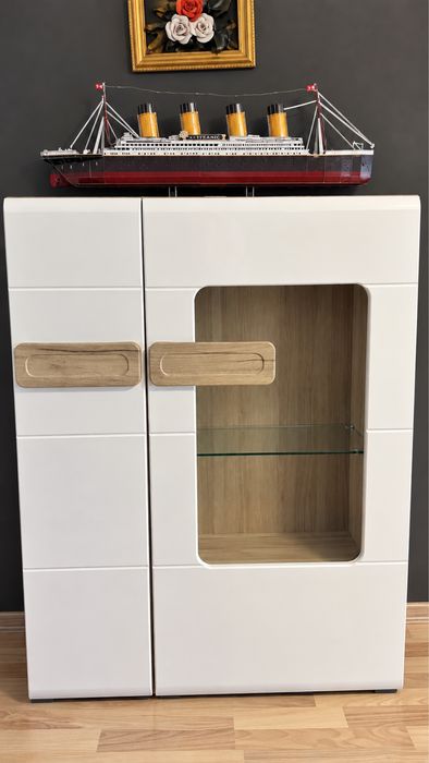 Vand mobila de living