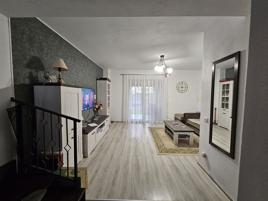 Proprietar, vând 3 camere intr-un triplex, în Sanandrei, complet mobilate și utilate