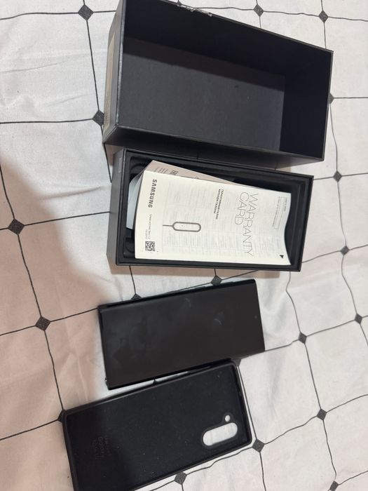 Продам Samsung Note 10