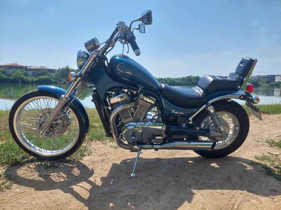 Suzuki Vs 800 intruder