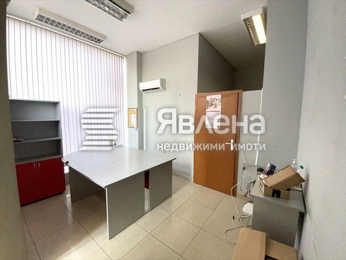 Дава се под наем Магазин в Бургас, Славейков - 103 кв.м за 820 € - Снимка #2