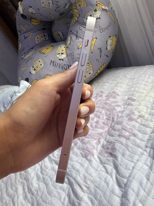 Продам iphone12. Цена 60 тыс окончательно. В хорошем состоянии.