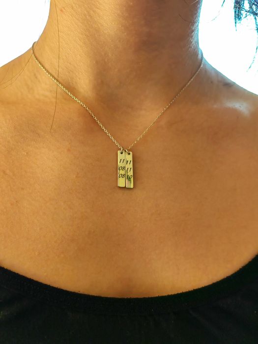 Персонализирано колие, сребърно колие с инициали и дата на близки