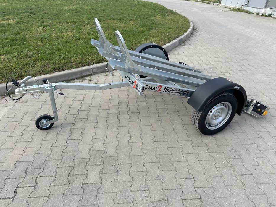 Ремаркета / платформи / колесари за превоз на мотори и АТВ под наем