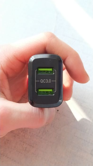 Зарядка для телефона.